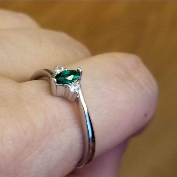 New 18K White Gold Plated Marquise Cut Emerald Diamond Ring for Women - Picture 6 of 9